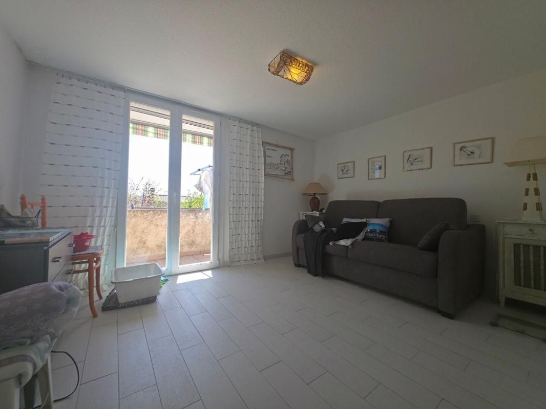 BORMES-LES-MIMOSAS Maison Bormes Les Mimosas 5 pièce(s) 83 m2 parking jardin terrasse 4