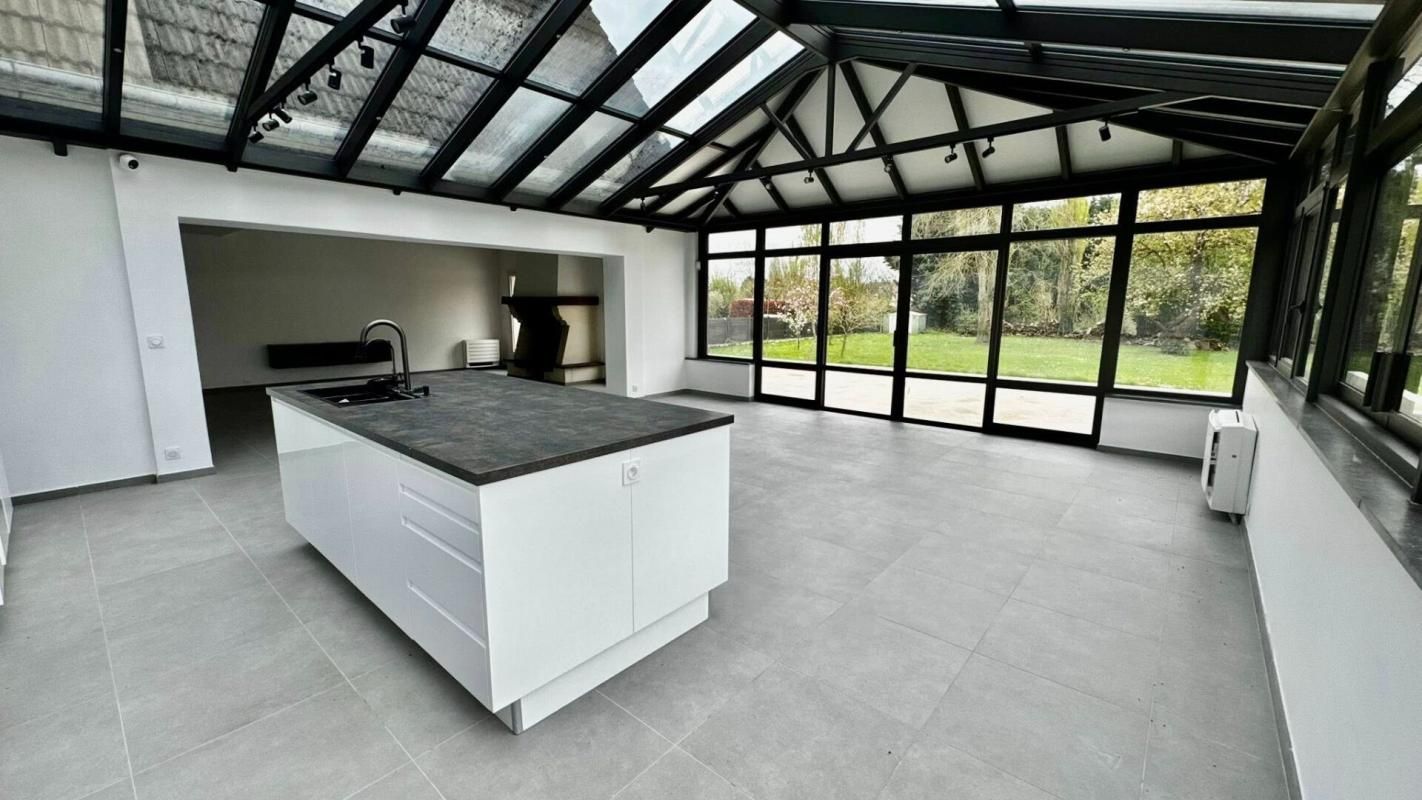 AVRAINVILLE Propriété d'exception  221 m² de luminosité sur  presque 3 000 m² de terrain 2