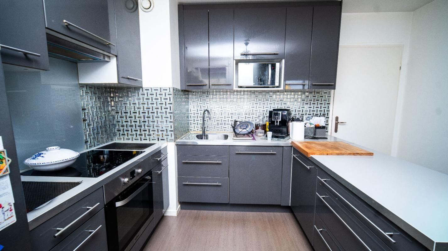 NANTERRE 3 pièces avec loggia ? Résidence récente ? À 20 min de La Défense 4