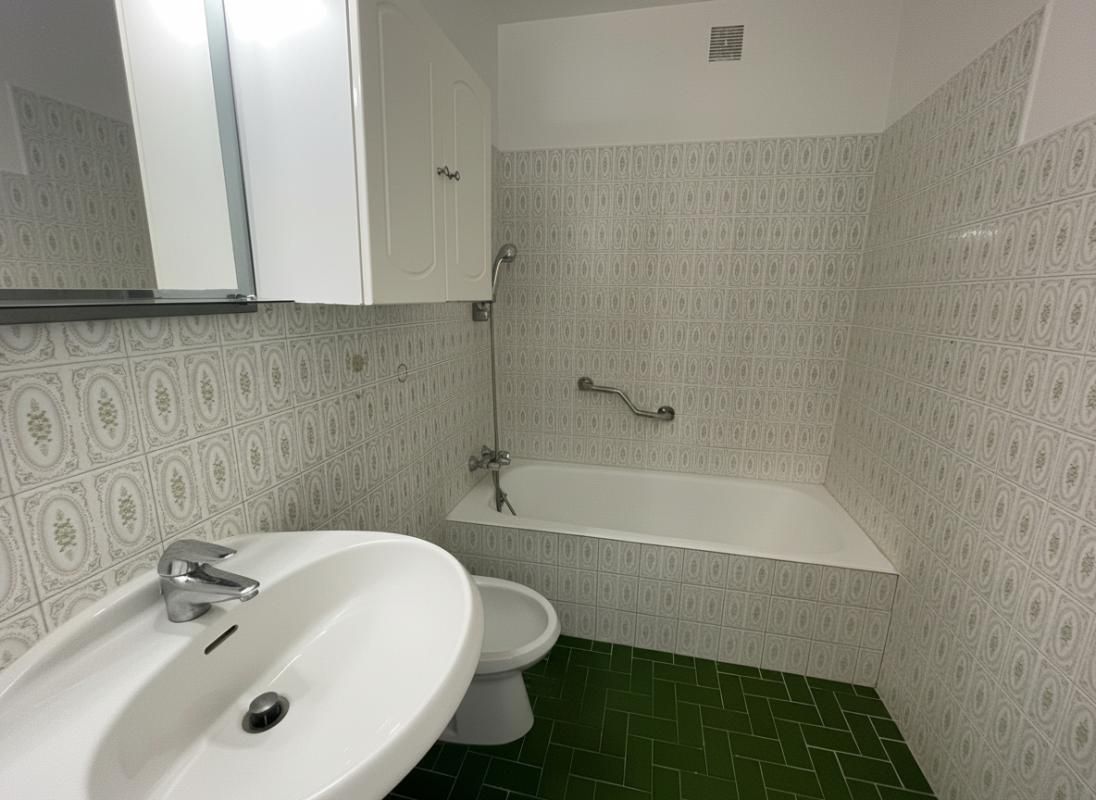 FREJUS Appartement 2 Pièces dernier étage Fréjus sans vis à vis 4