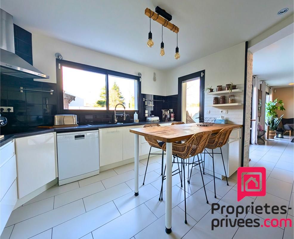 SAINTE-LUCE-SUR-LOIRE Maison Sainte Luce Sur Loire 5 pièces 130 m2 2