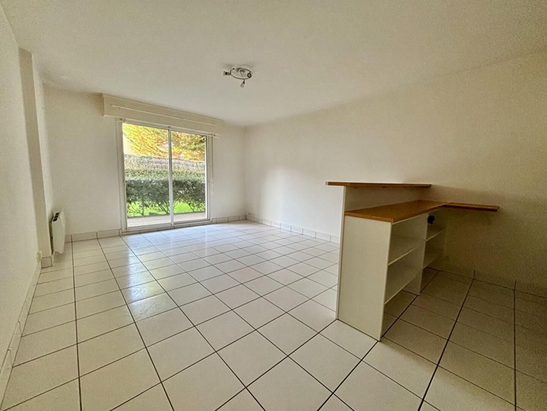 LA BAULE-ESCOUBLAC Appartement  T2 PLAGE ET COMMERCES A PIED - STATIONNEMENT - CAVE 1