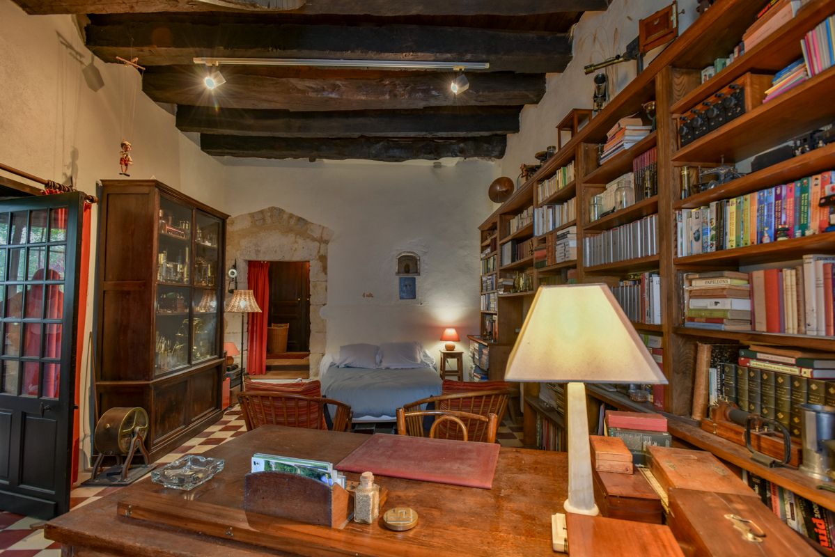 CAUSE-DE-CLERANS Maison de maître début XIXieme siecle, 9 pièce(s) 3ch, 200 m2,  grange, 2100 m2 terrain 4