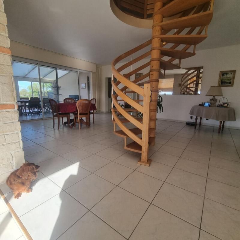 LA JONCHERE Maison bourgeoise La Jonchère 10 pièce(s) 307 m2 3