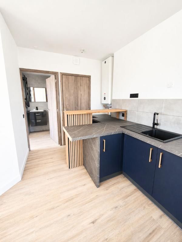 CLEGUER Appartement T2, très lumineux, refait à neuf - RDC de plain-pied - Proximité immédiate arrêt de bus - À 20 min de Lorient / 25 min des plages 3