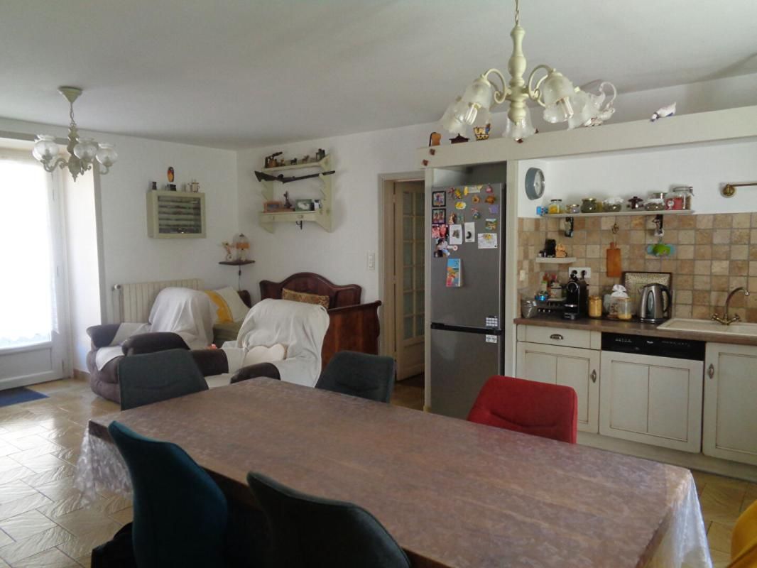 SAINT-BONNET-DE-MONTAUROUX Saint Bonnet Laval(48), maison de 200 m2, 6 chambres avec 1866 m2 de terrain 1