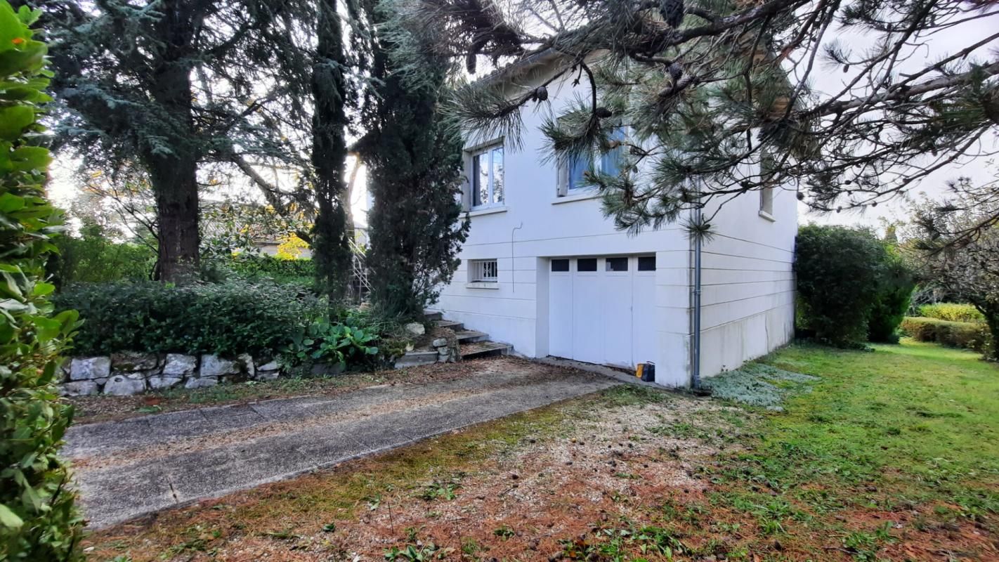 JONZAC Maison 111m2 sur sous-sol complet 4 chambres Jonzac (17500) 1