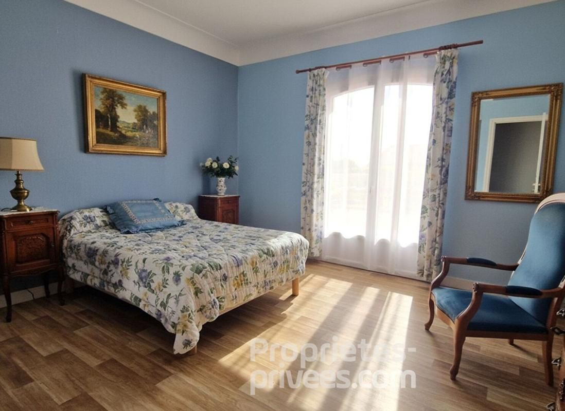 SAINT-ANDRE-DE-CUBZAC Grande maison proche commodités 4