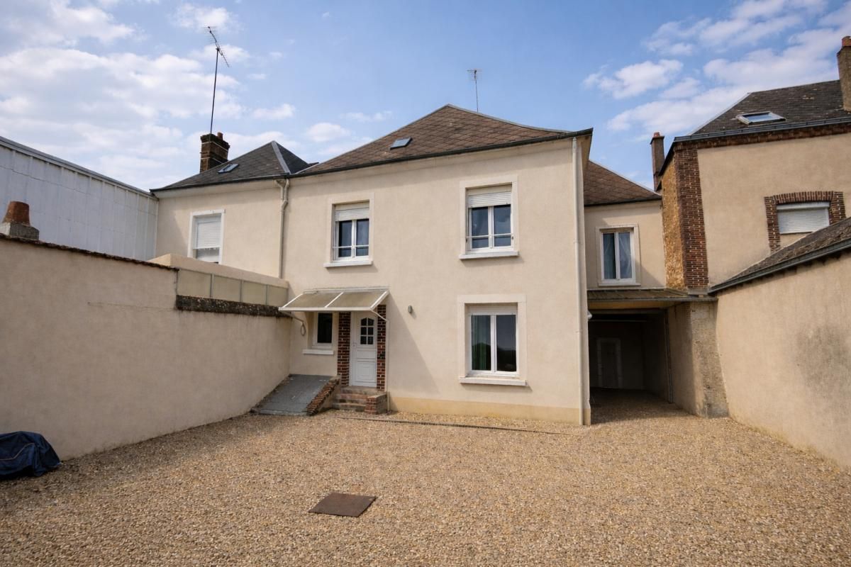 BROU Immeuble Brou 3 logements total de 246 m2 hab 3