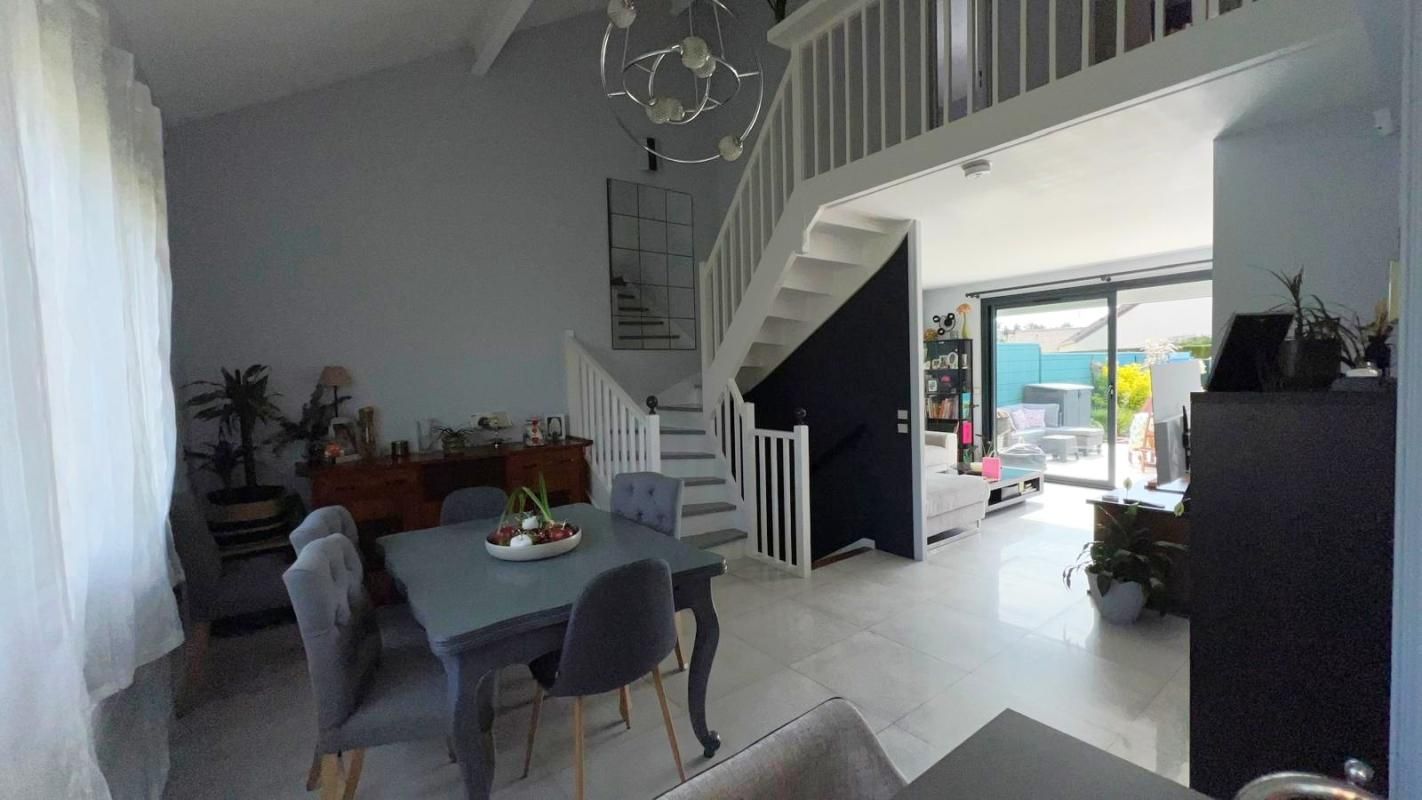 MAGNY-EN-VEXIN (95420) MAGNY EN VEXIN, Maison 8 pièces ,120m2 , grand  séjour, 4 chambres, garage , jardin clos 2