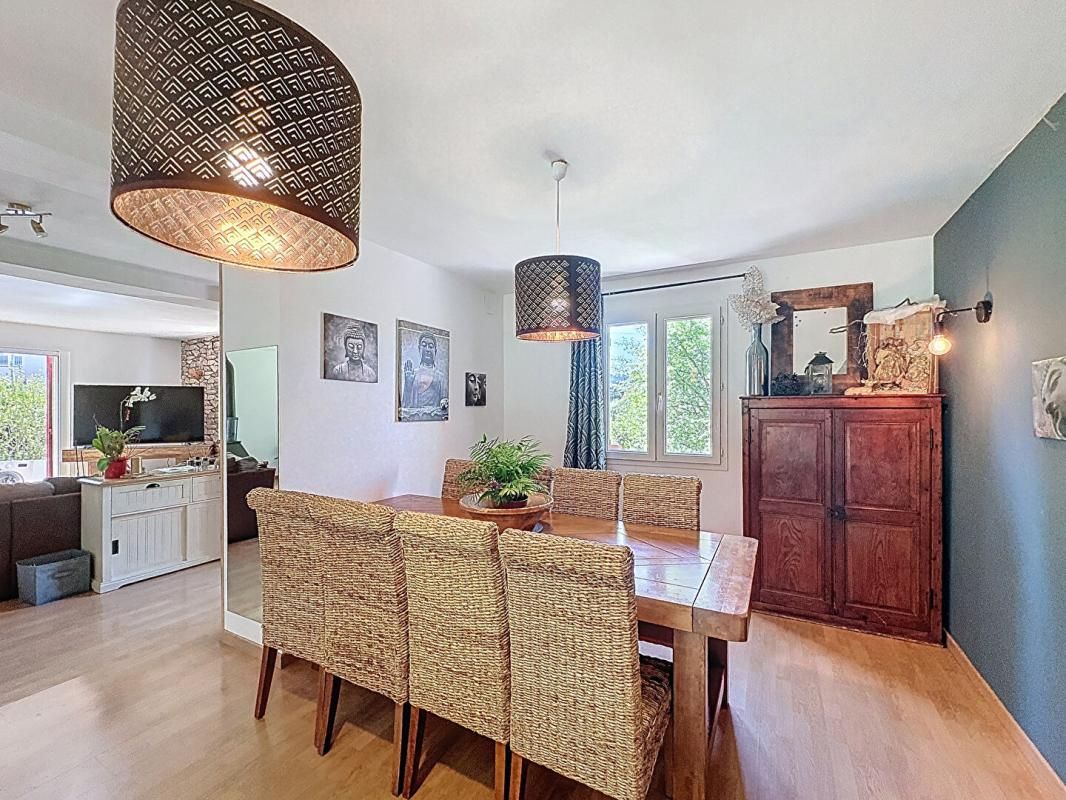 MANOSQUE Maison de caractère, grands volumes à Manosque 4