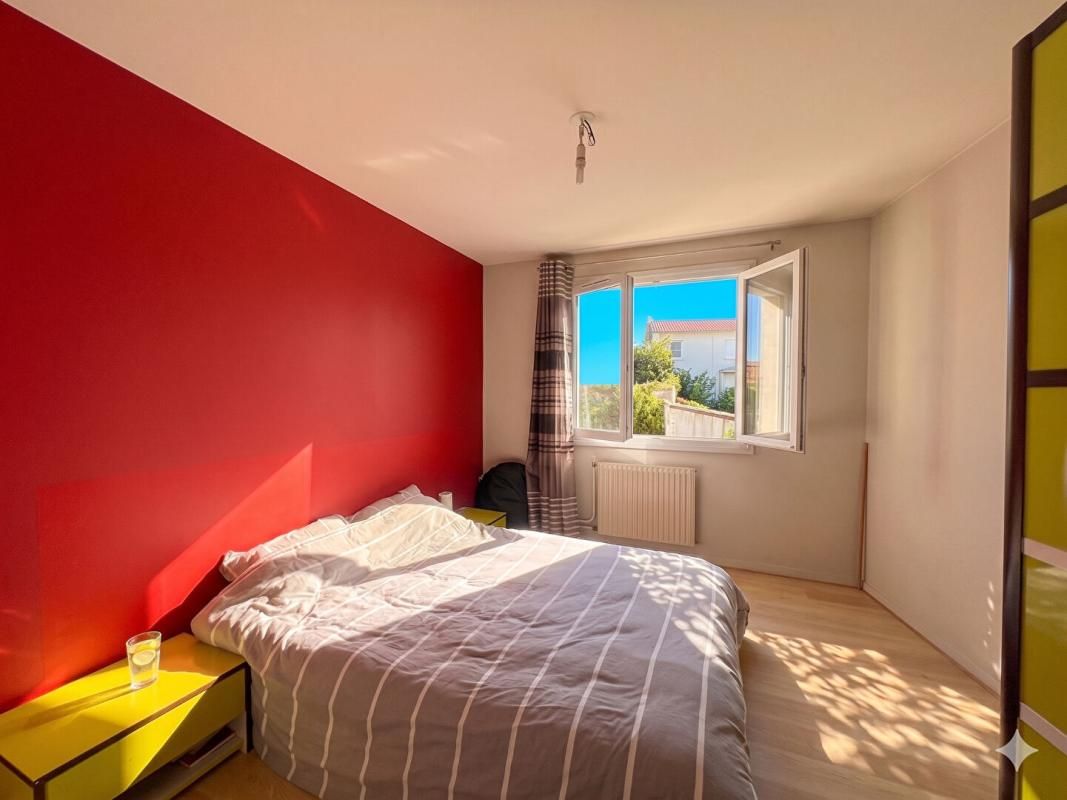 CLERMONT-FERRAND Appartement T2 avec balcon, parking et caves 2