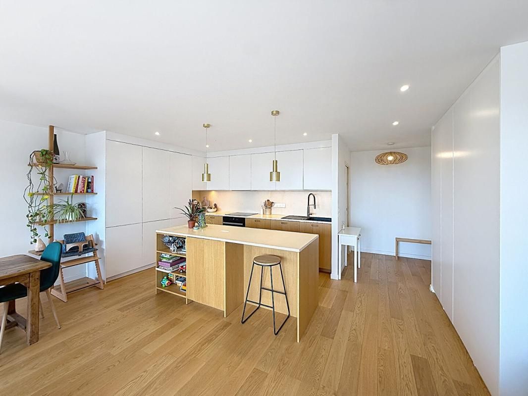 VANNES Appartement T3 dernier étage avec vue dégagée. Rénové par un architecte. Vannes Quartier Albert 1er Trussac 2