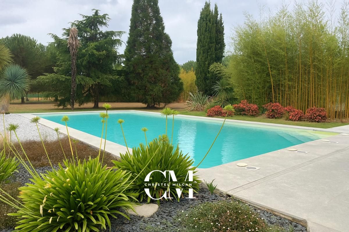 MONTPON-MENESTEROL Maison Montpon Menesterol 7 pièces 339 m2 sur une parcelle de 6400 m² piscine 3