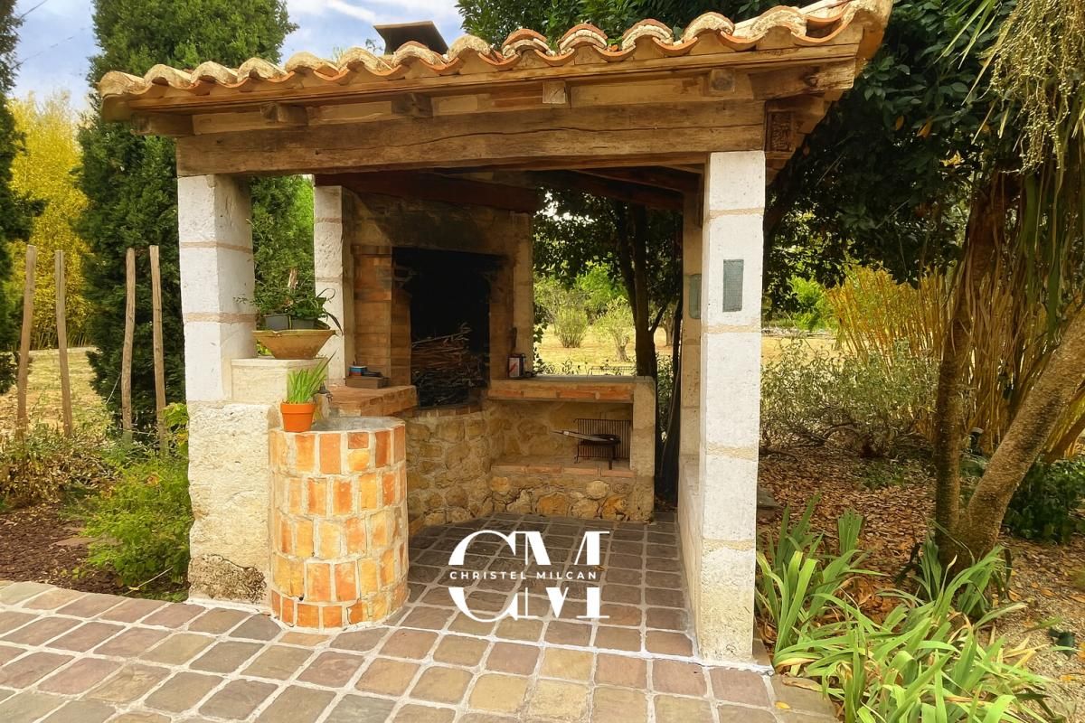 MONTPON-MENESTEROL Maison Montpon Menesterol 7 pièces 339 m2 sur une parcelle de 6400 m² piscine 4