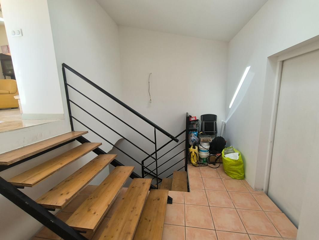 LEZIGNAN-CORBIERES Cruscades :  2 habitations en une : Maison 188m² 3