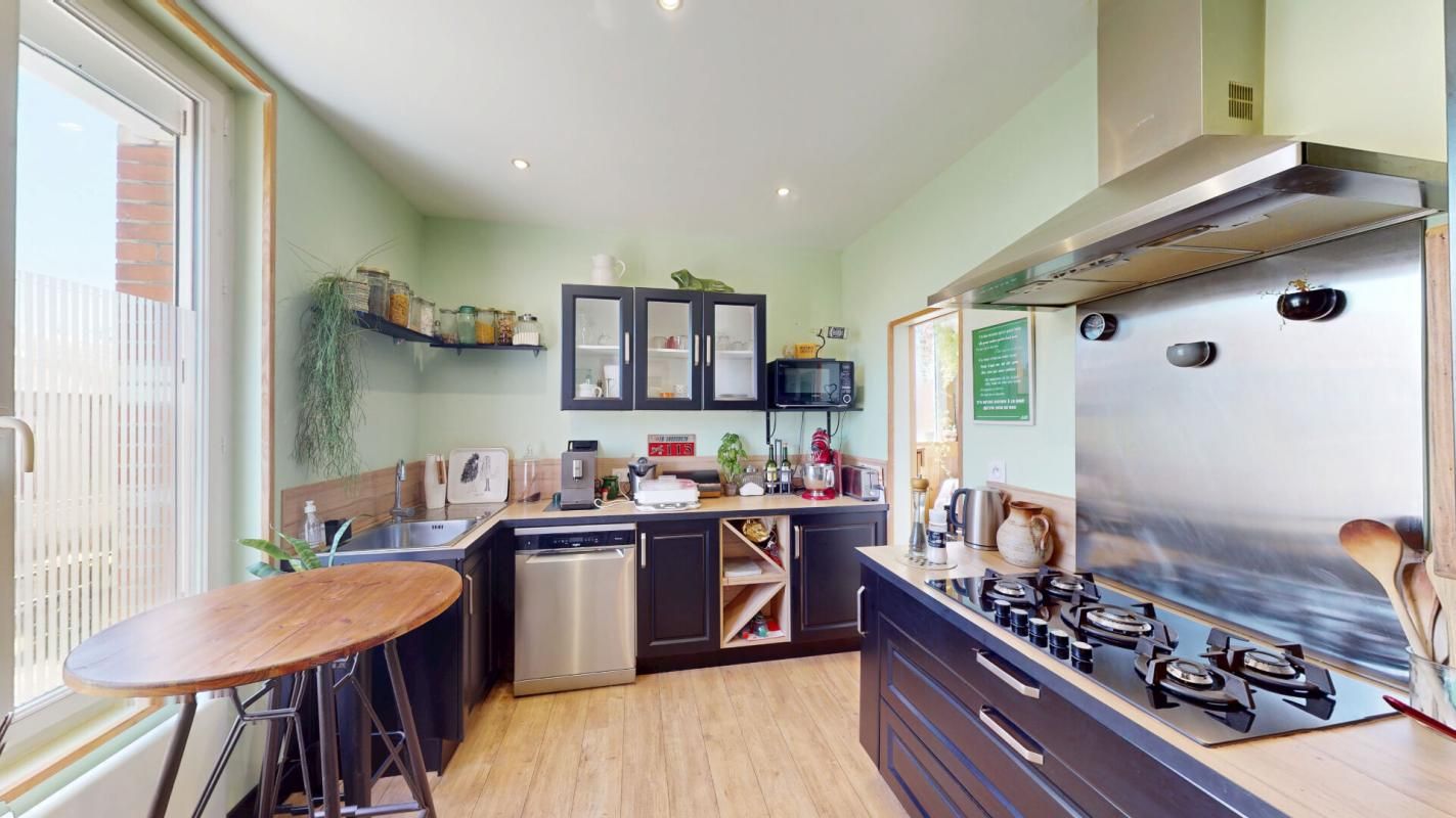 VIERZON Maison Vierzon 6 pièce(s) 137.9 m2 3