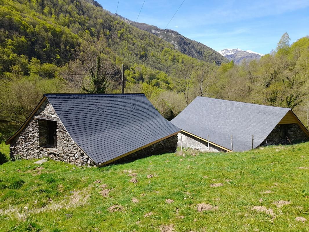 EAUX-BONNES Deux granges à rénover dans les montagnes Ossaloises 2