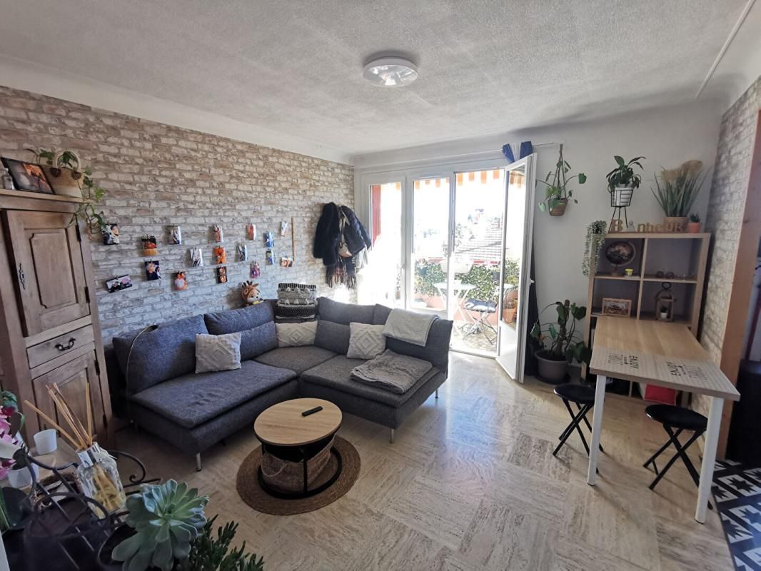 DRAGUIGNAN 3 pièces traversant et lumineux, à deux pas du centre-ville 1