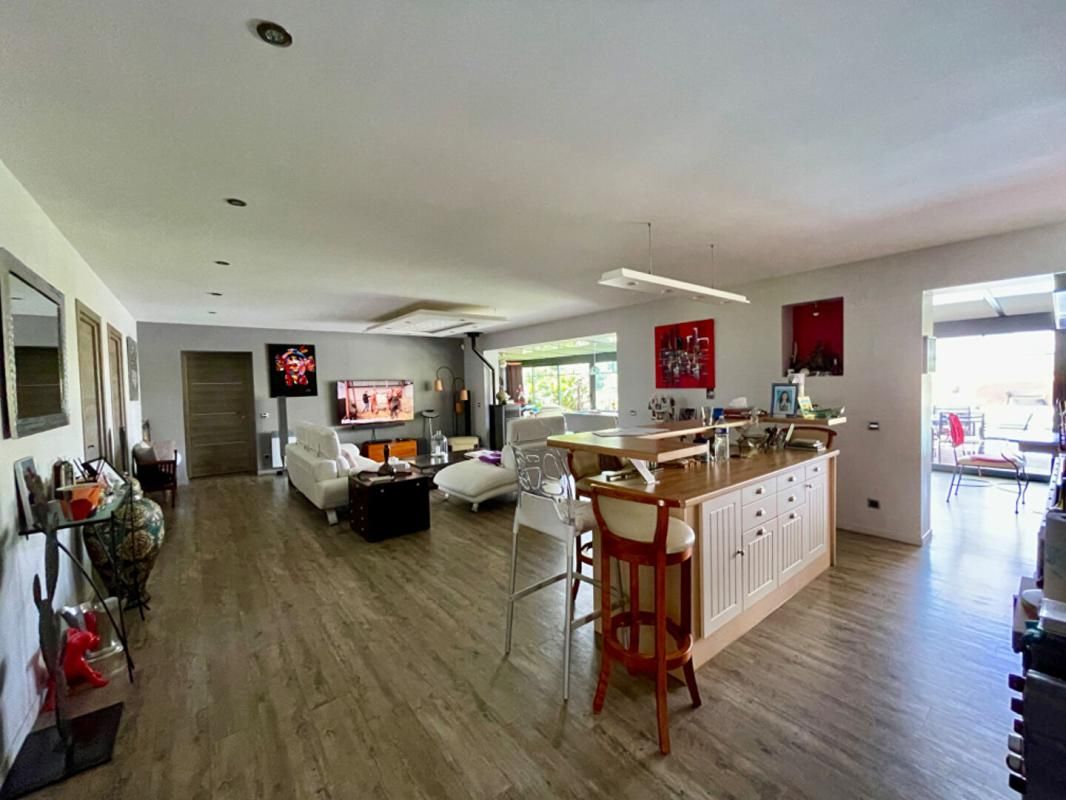 BOURGNEUF Maison plain-pied 4 ch - 201 m² ? Piscine ? Bourgneuf / La Rochelle 4