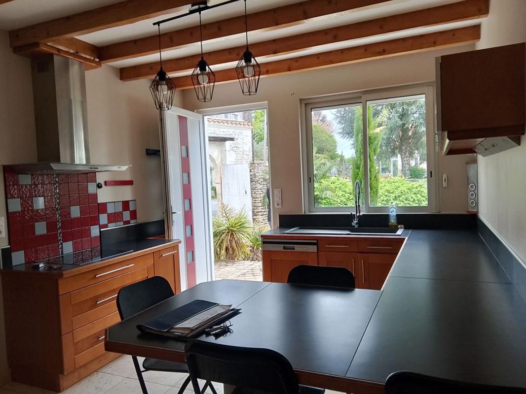 SAINT-GENIS-D'HIERSAC Maison, 121 m², 3 ch, jardin et dépendances à 15 mn d'ANGOULEME 3