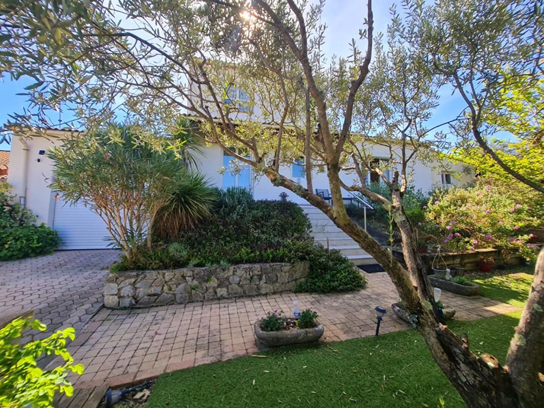 SAINT-MARTIN-DE-VALGALGUES Villa 4 chambres avec piscine, proche commerces 2