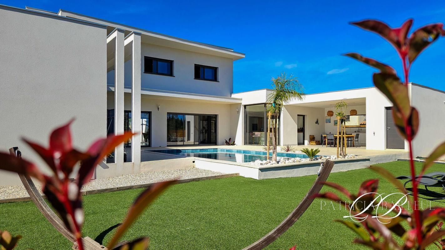 SAINT-FELIU-D'AVALL Villa contemporaine de 280m²  à Saint-Feliu d'avall 3