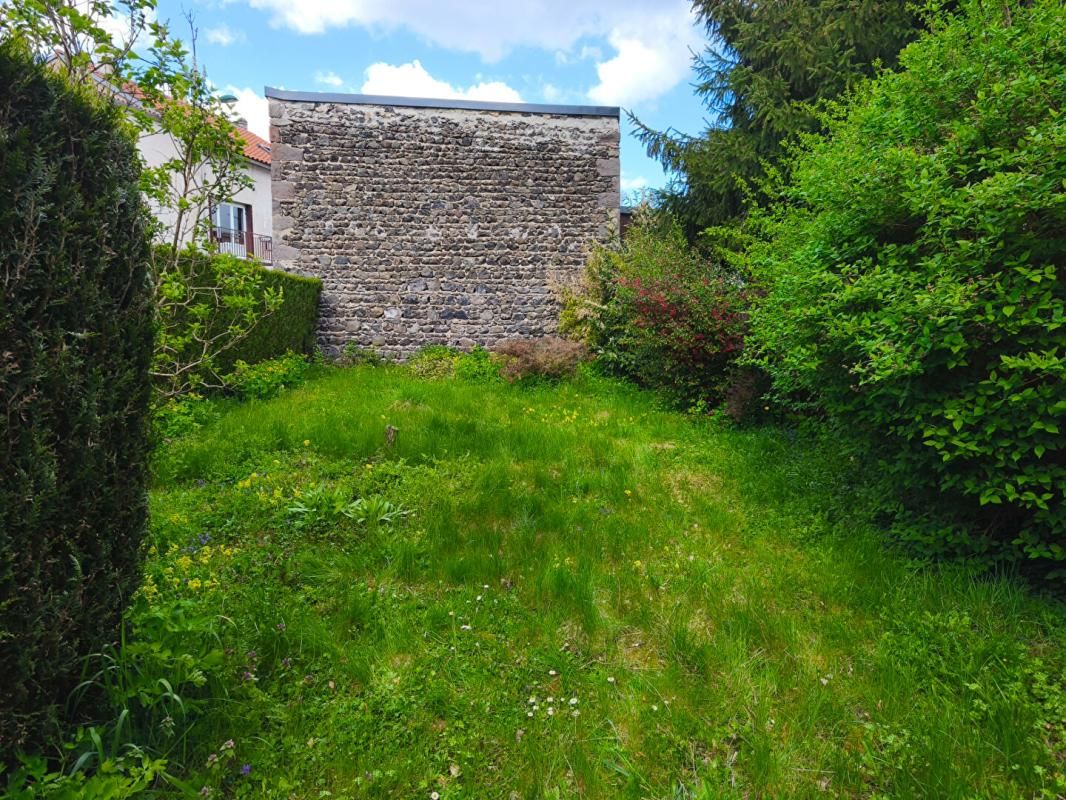 AYDAT Maison à Aydat - Rouillas Bas - 120 m2 - Fort potentiel ! 2