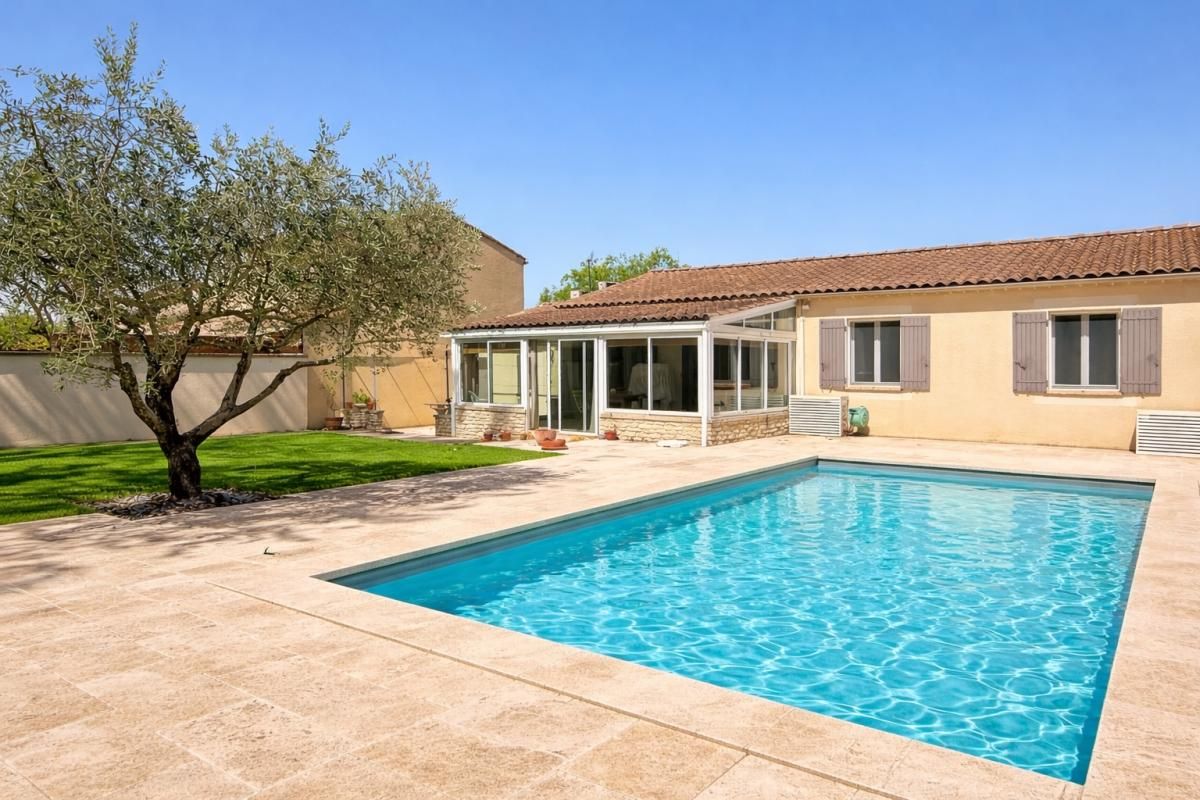 À Vendre - Maison de plain-pied avec piscine - Saint-Rémy-de-Provence
