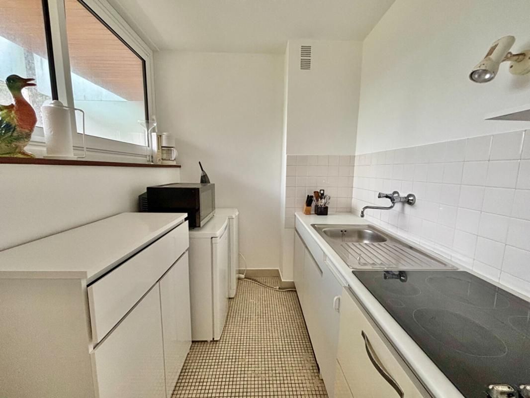 LA BAULE-ESCOUBLAC STUDIO -ENTRE CASINO ET HOTEL HERMITAGE- TERRASSE SANS VIS A VIS - ASC 4