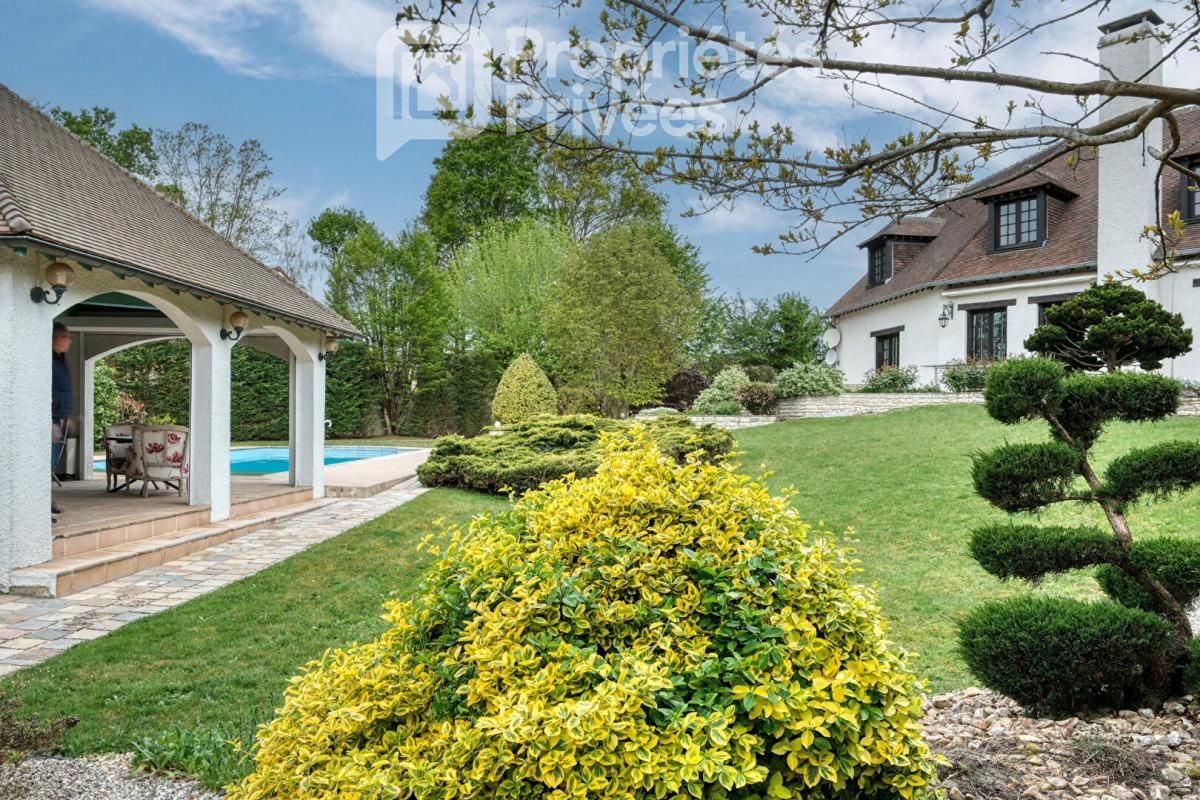 BOISSY-SOUS-SAINT-YON la bourgeoise 2