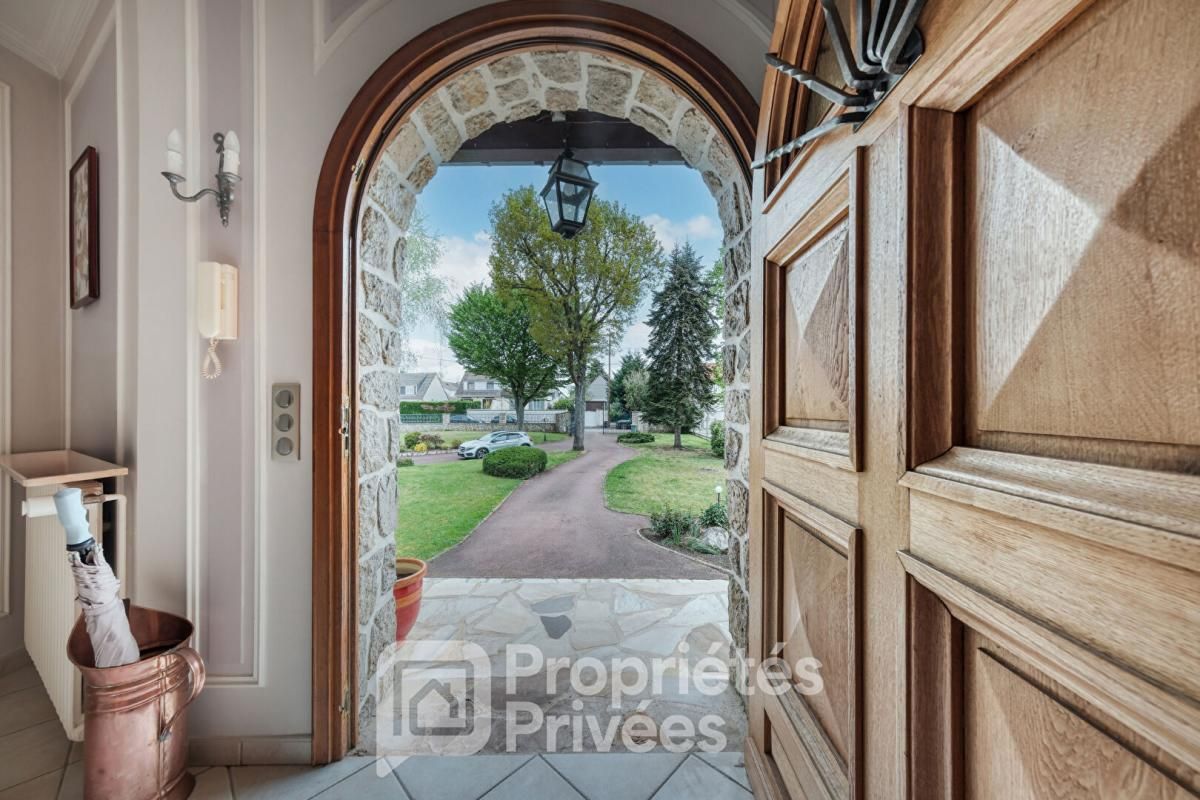 BOISSY-SOUS-SAINT-YON la bourgeoise 4