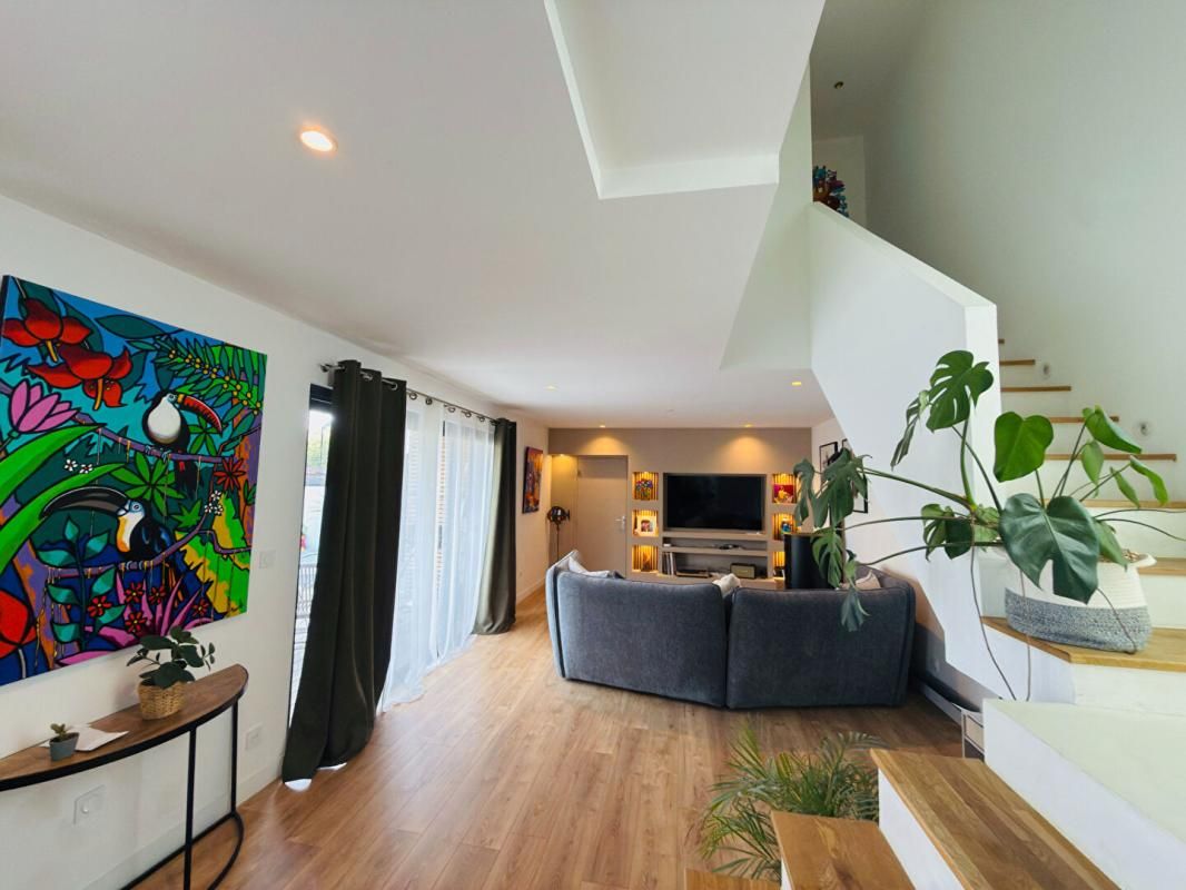 ARRADON Arradon- Contemporaine 190m 2  env . 5 suites- Garage 1