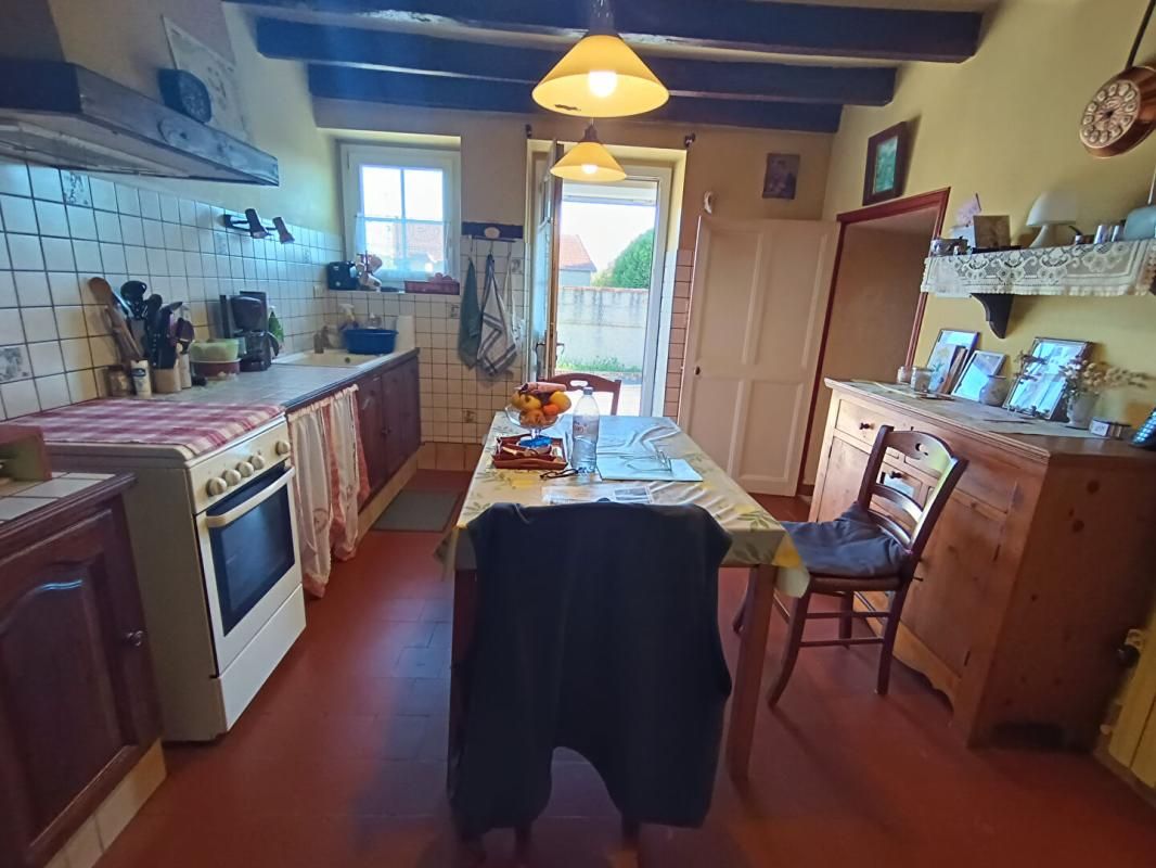 SAUVIGNY-LES-BOIS MAISON A 5 MINUTES DE NEVERS 3