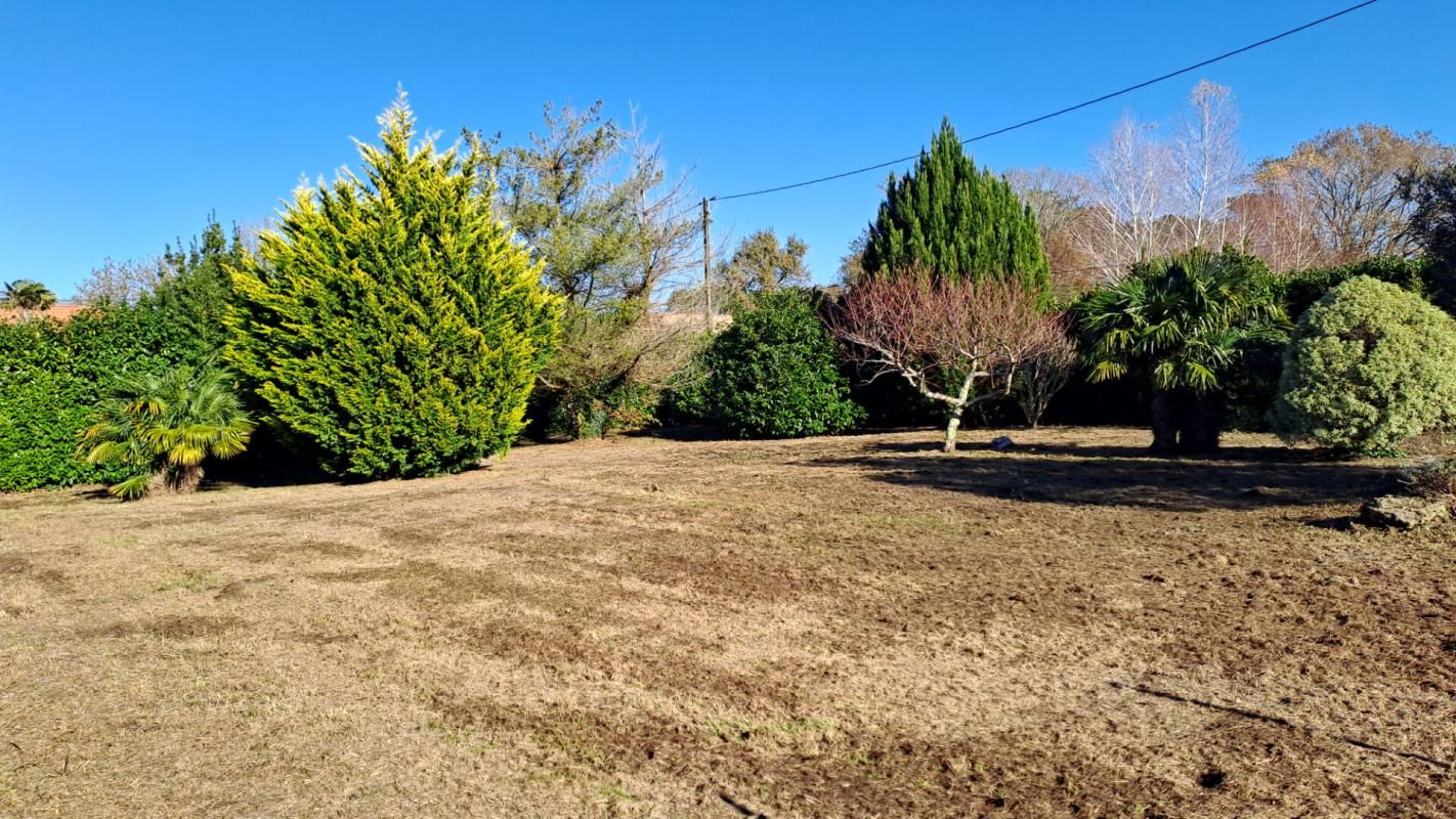 SOUSTONS Soustons Proche du centre  945 m2 1