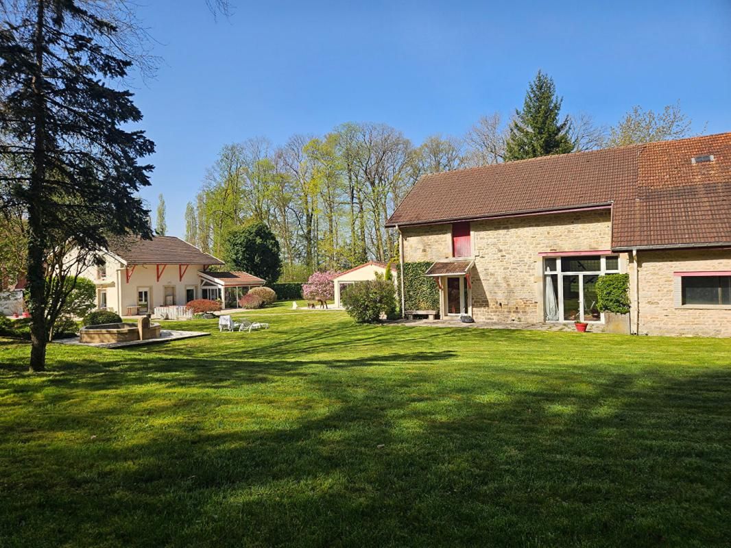 Magnifique propriété arborée au coeur d'Epinal