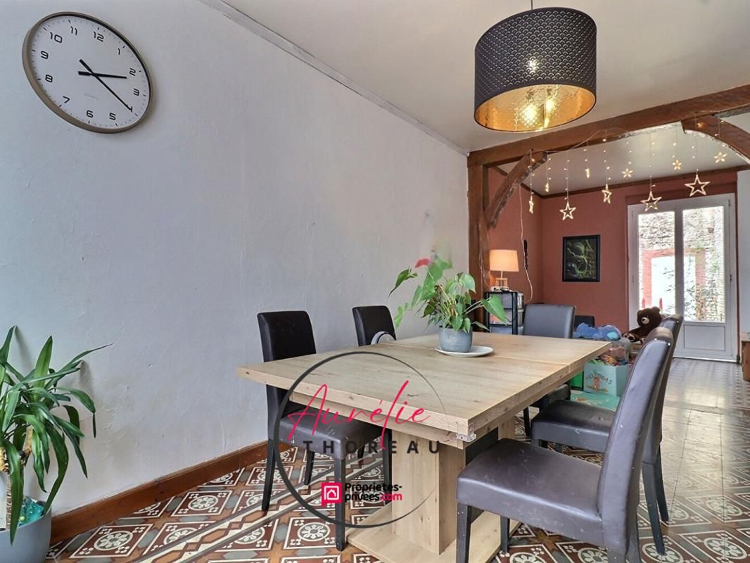 ASCHERES-LE-MARCHE Maison de ville, 3 chambres, cours, garage 1