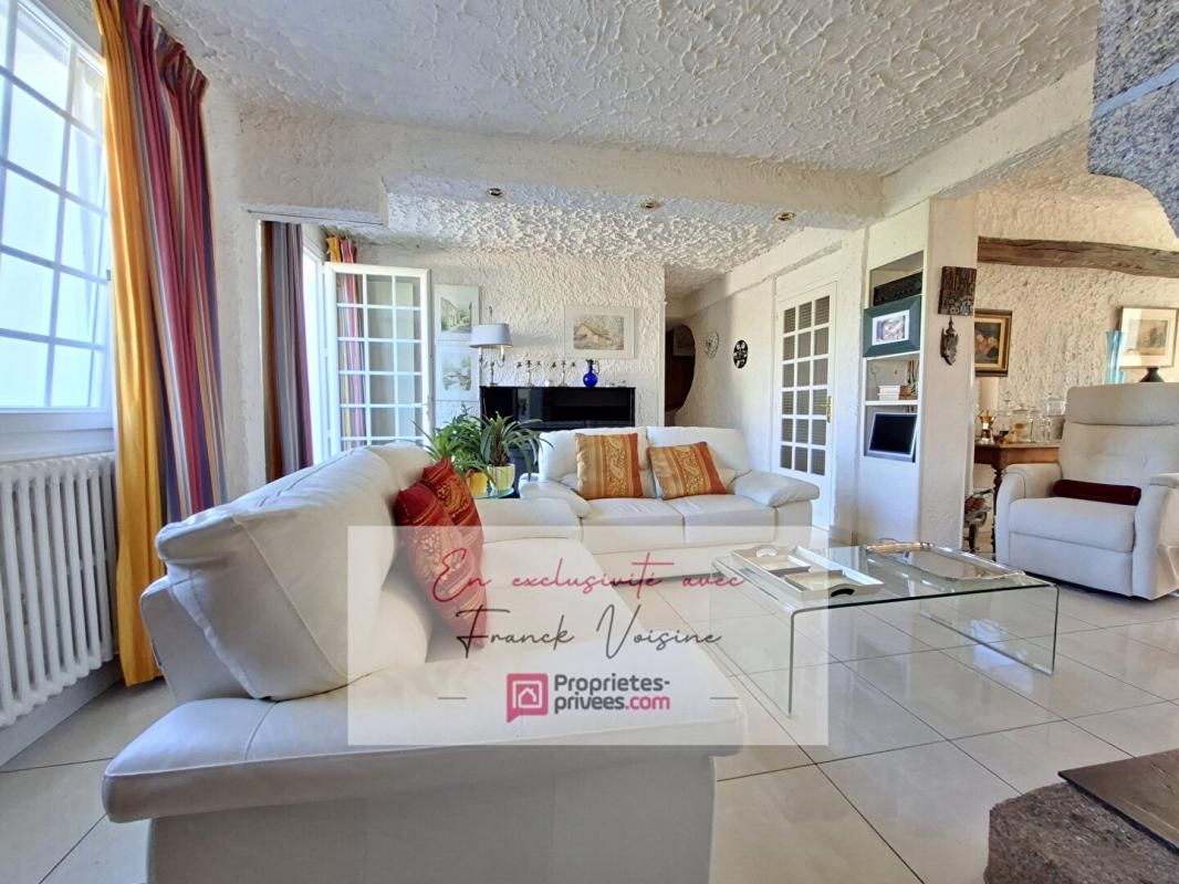 LE BOUPERE A VENDRE en Exclusivité au Boupère, maison de 162 m2 avec 5 chambres et 1 bureau sur une parcelle de 2341 m2 avec piscine 2