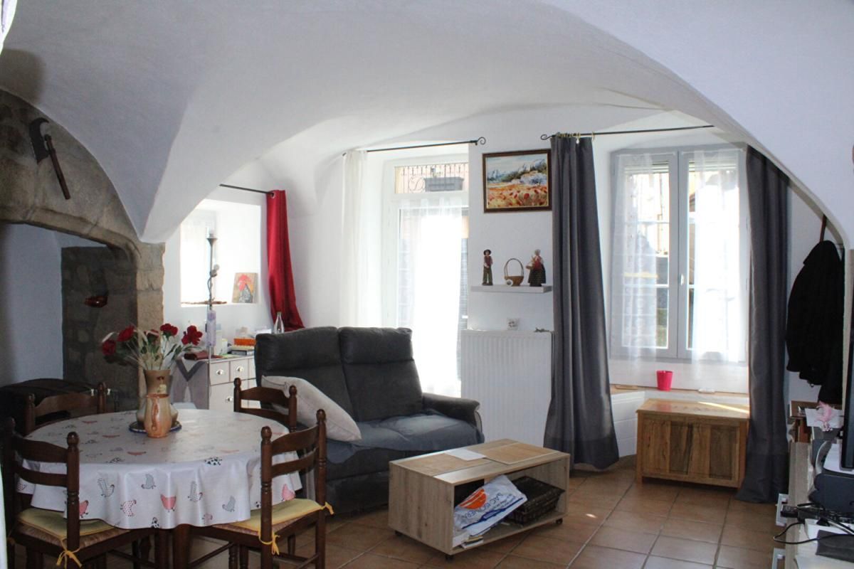 LANGOGNE Maison avec 4 appartements indépendants en centre ville de Langogne 2