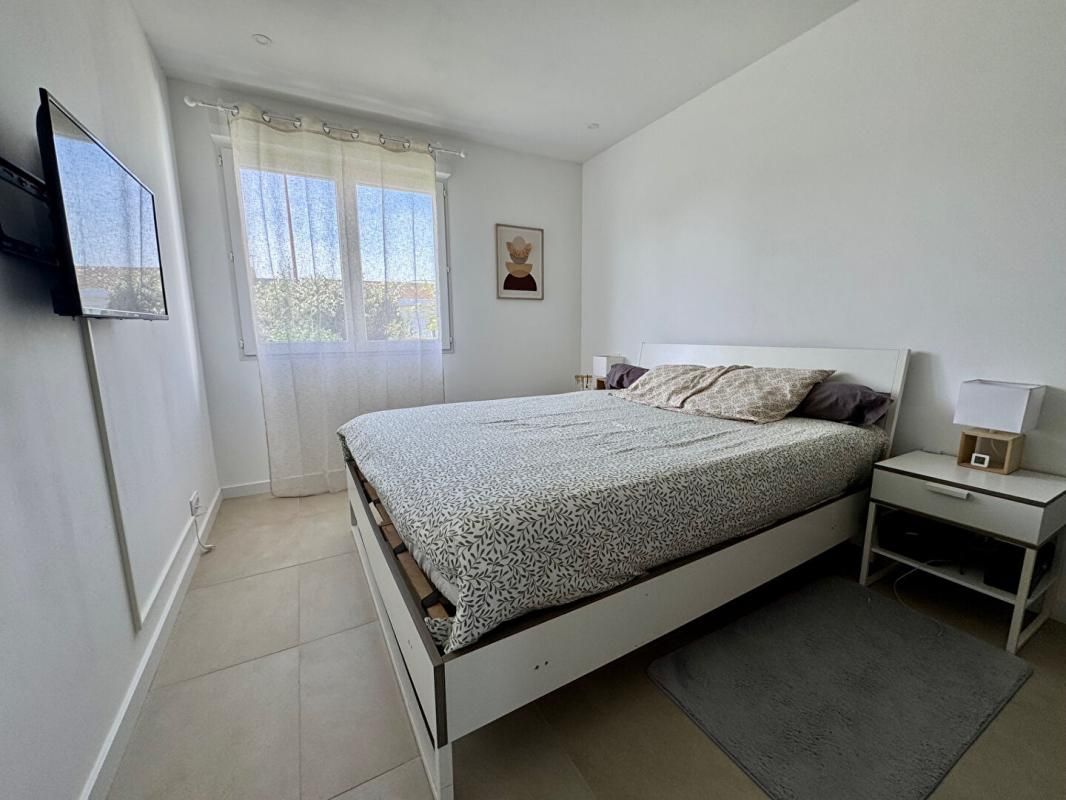 BASSENS Proche centre de Bassens, au calme d'une impasse en lotissement. Maison rénovée avec jardin, sans vis-à-vis 4