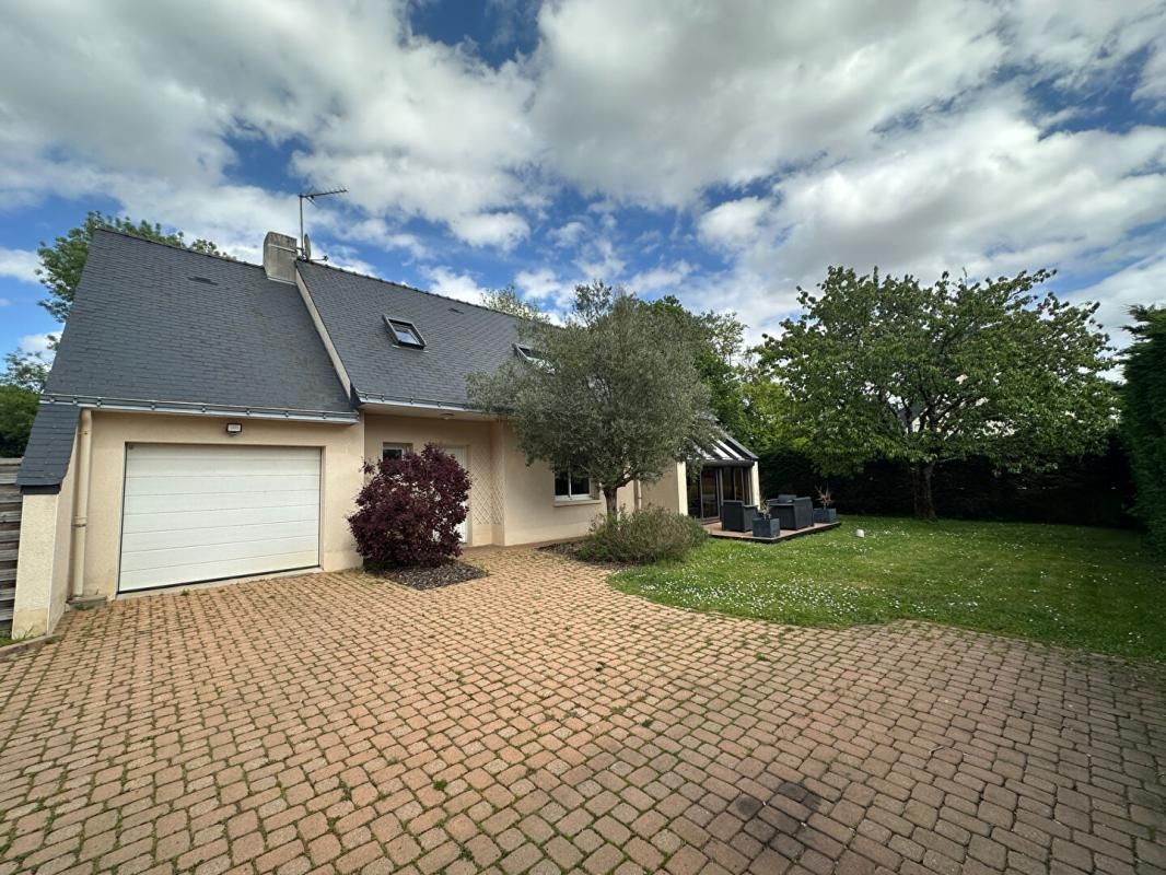 THOUARE-SUR-LOIRE Maison 8 pièce(s) 160 m2 1