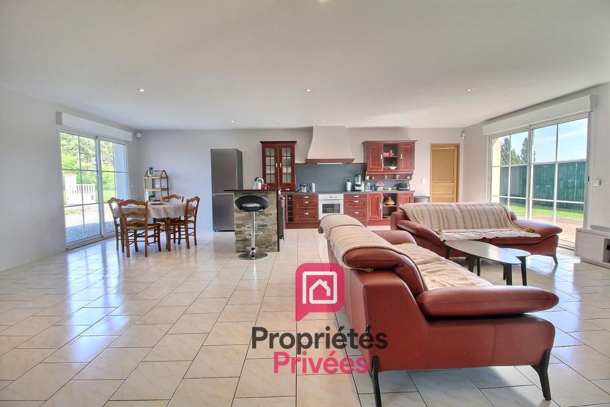 VILLEMANDEUR A seulement 10 mn de la gare de MONTARGIS avec Paris/Bercy Direct en 1h ! Prête à vous accueillir SANS TRAVAUX - MAISON CLE EN MAIN : 120 m2 habitables, 4 CHAMBRES, GARAGE, TERRAIN de 740 m2 2