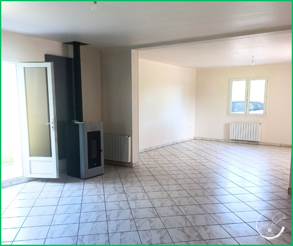 FEUSINES Maison à Feusines 4 pièce(s) 123 m2 3