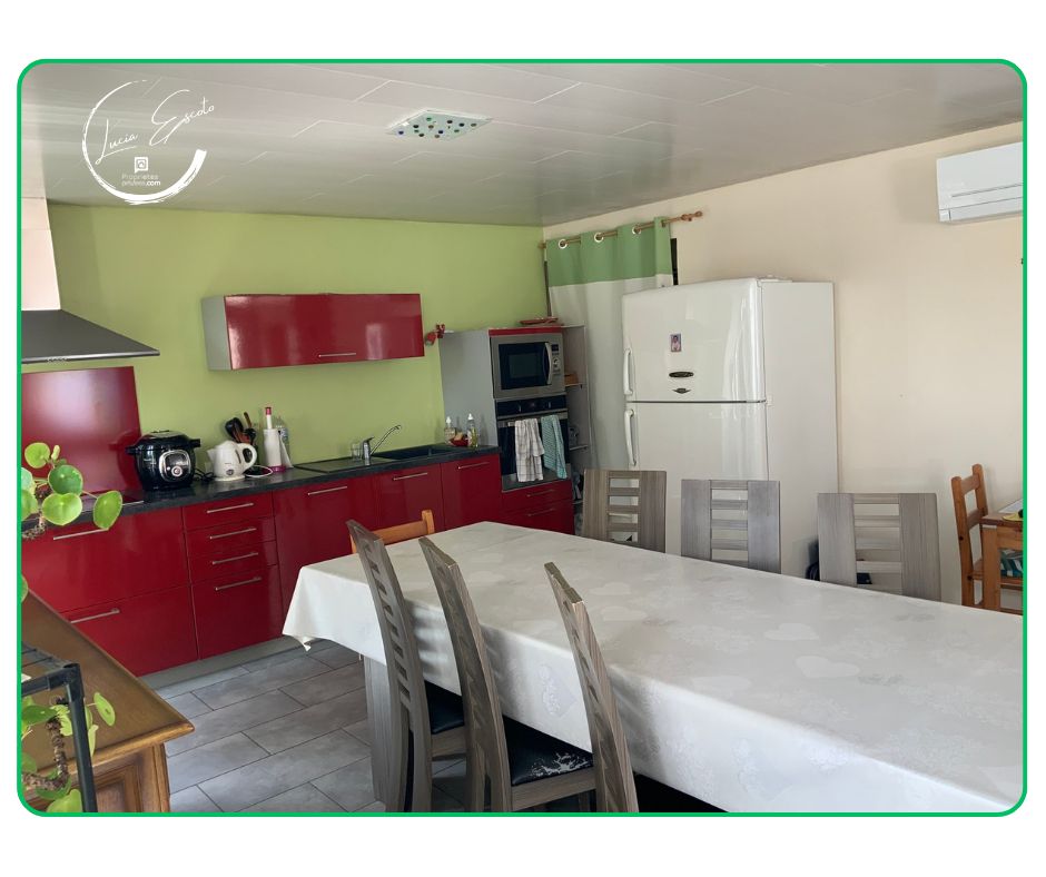 CHENERAILLES Maison 5 chambres rénovée avec jardin  Centre Chénérailles Fort potentiel 3