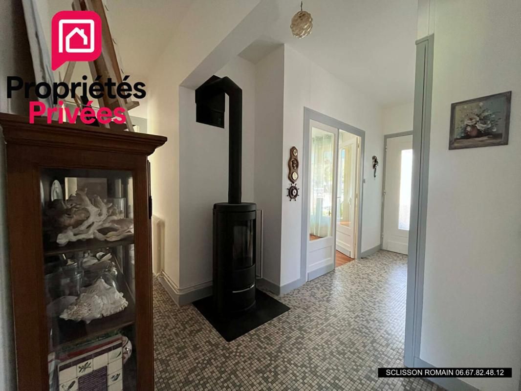 MORTAGNE-SUR-GIRONDE Maison sur sous-sol - Mortagne Sur Gironde -  4 pièces -  3 chambres - jardin - PRIX 249 376 FAI 3