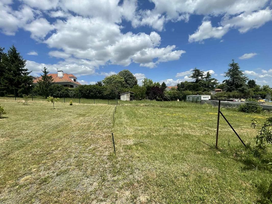 BOEN-SUR-LIGNON Terrain Boen 1162 m2 2