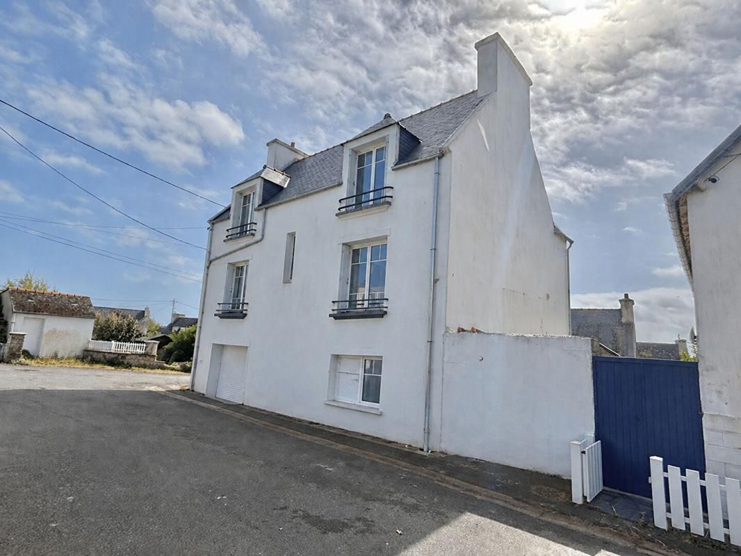 PLOUHINEC Plouhinec - 29780 -maison 4 chambres sur sous-sol total et garage, avec jardin 1