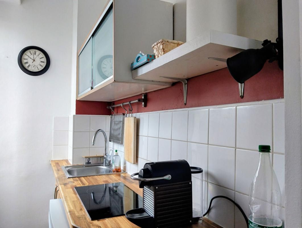 PARIS-15E-ARRONDISSEMENT Studio sous les toits à Beaugrenelle 4