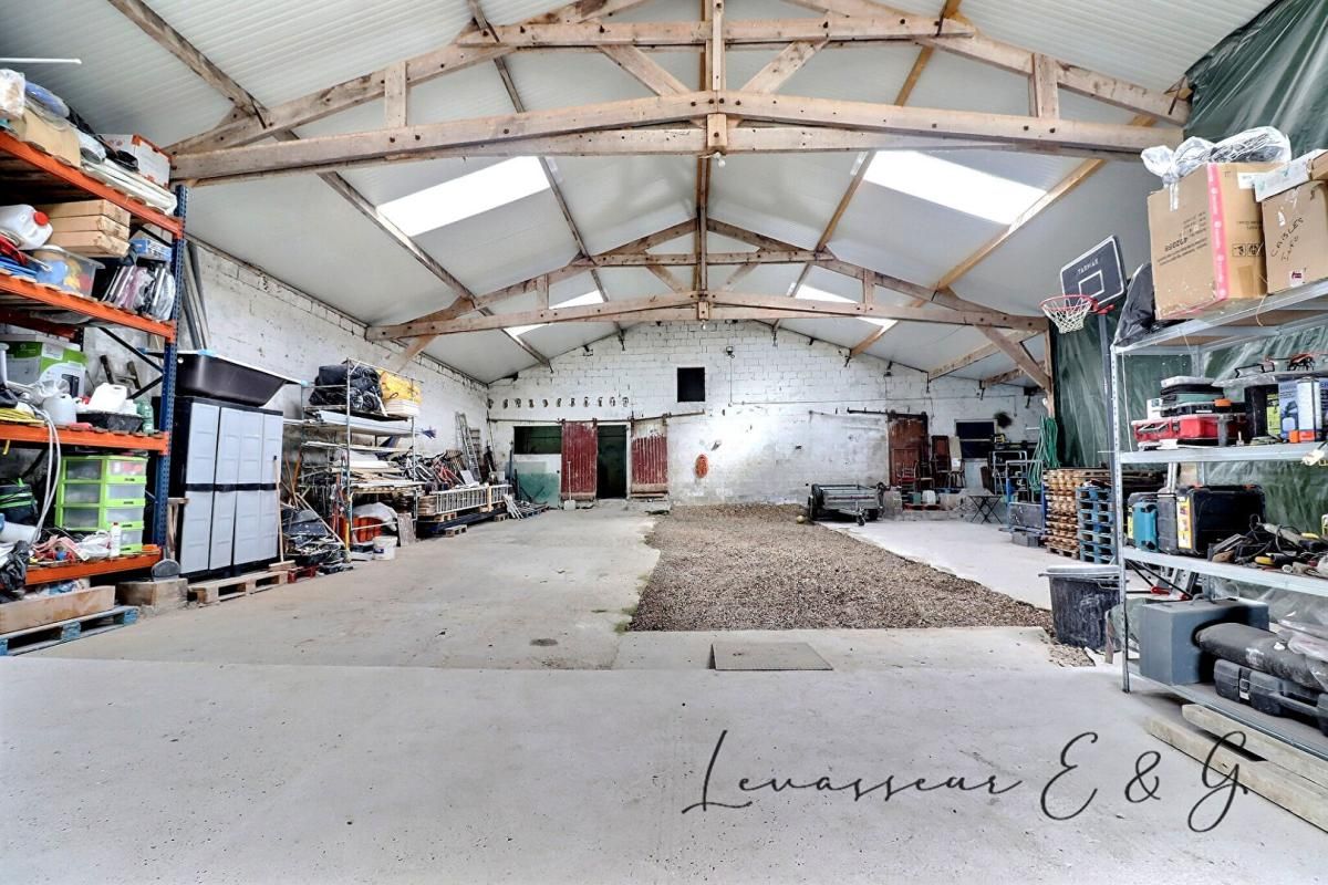 ONS-EN-BRAY Ons en Bray - Batiment de 500m² avec accès poids lourd - Algeco  - idéale entrepreneur 1