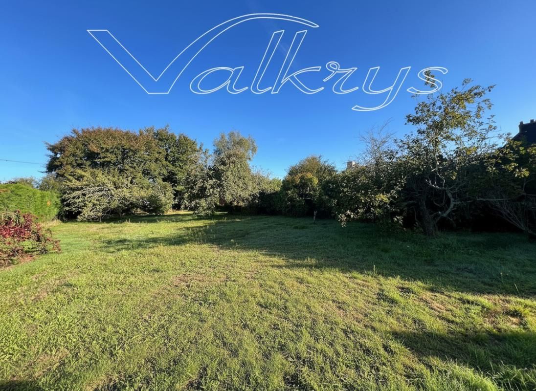 MOELAN-SUR-MER Terrain plat 1100m2 clot et constructible à Moëlan sur mer 1